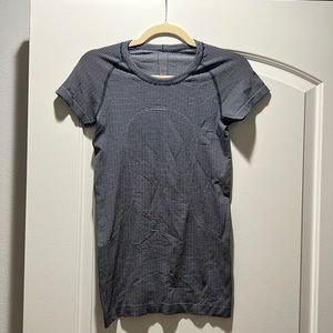 Lululemon navy stripped shirt